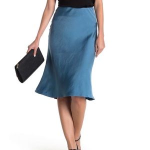 Satin code mode skirt